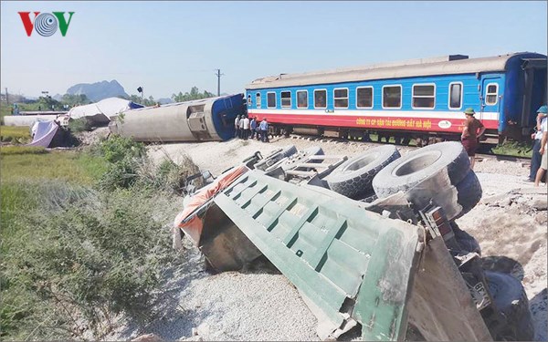 Bộ trưởng GTVT ở đâu khi tai nạn đường sắt liên tiếp xảy ra?