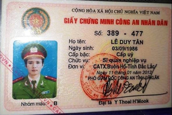 De nghi tuoc quan tich thuong uy cam chung minh cong an nhan dan vay 300 trieu dong hinh anh 1