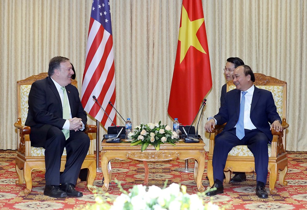 Các chuyên gia Nga bình luận về chuyến thăm của Ngoại trưởng Hoa Kỳ đến Việt Nam