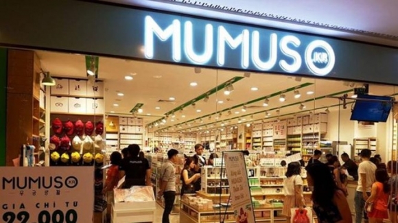 Một cửa hàng của Mumuso Trung Quốc "treo đầu dê, bán thịt chó".