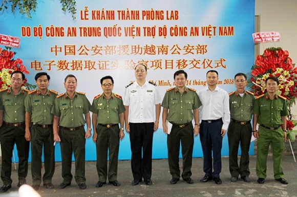 Trung Quốc viện trợ Bộ Công an Việt Nam lắp đặt phòng LAB - ảnh 1