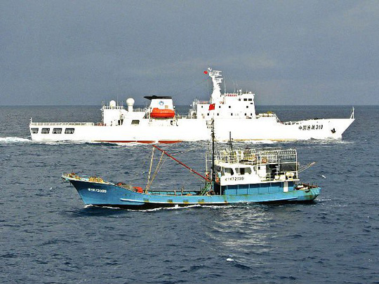 Philippines tố hải quân Trung Quốc “đội lốt” ngư dân hoạt động tại Trường Sa