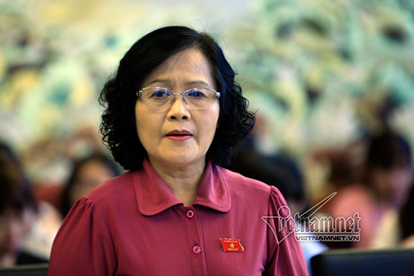 ĐBQH đòi ngày tôn vinh đàn ông, tiền thuế của dân bỏ ra để bàn luận những điều như vầy đây