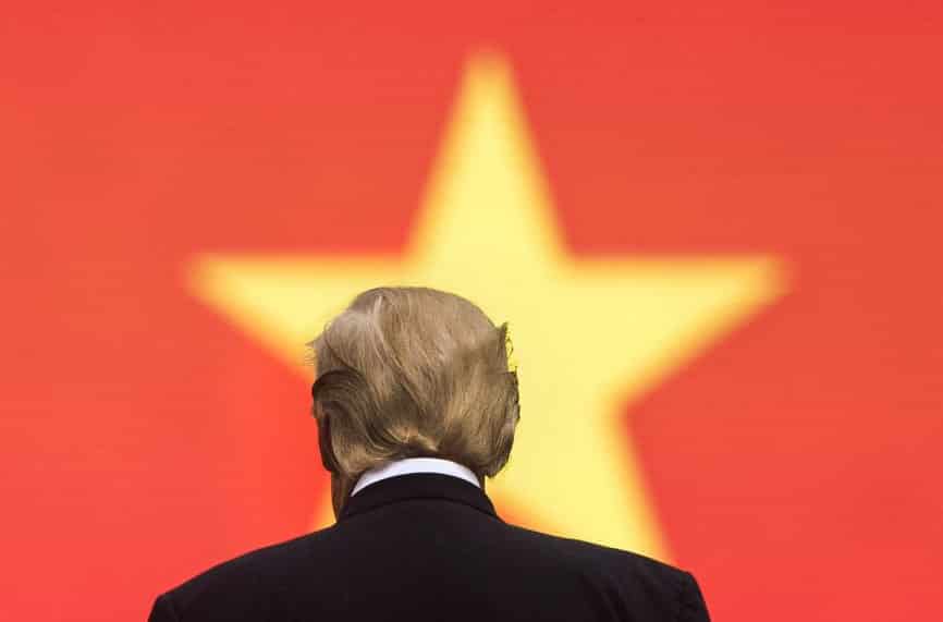 Nằm trong tầm ngắm Bộ Tài Chính Mỹ, Việt Nam cẩn thận Trump nổi đóa, xoay chiều thương chiến