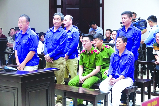 Dấu hỏi về trung tá công an trong vụ xử băng nhóm bảo kê chợ Long Biên