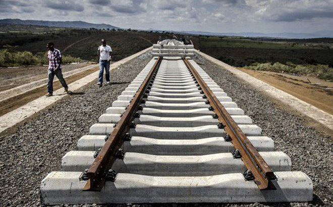 Nếu bài học Cát Linh – Hà Đông là chưa đủ, thì hãy tham khảo đường sắt TQ xây ở Kenya