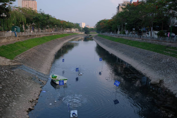 Chuyên gia Nhật rửa mặt, tắm gội nước sông Tô Lịch, cái t át vào mặt nhóm lợi ích thoát nước Hà Nội