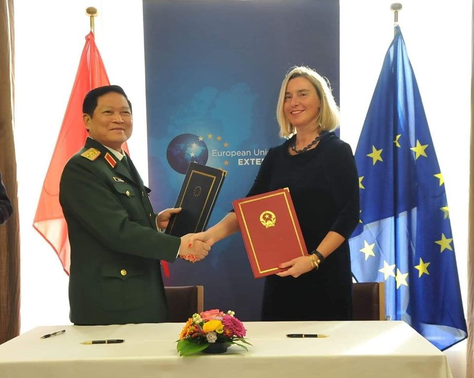 Việt Nam – EU chính thức ký hiệp định hợp tác quốc phòng, EU sẽ cử tàu chiến đến Biển Đông hỗ trợ VN?