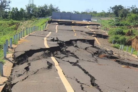 Đường ĐMHCM 250 tỷ sụt lún như động đất chỉ sau 3 tháng, ăn t.àn ph.á hại nhất hành tinh