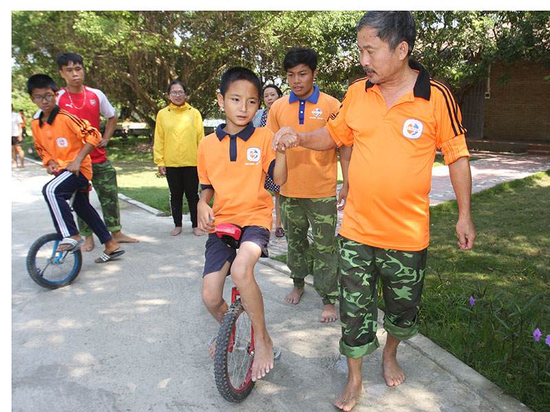 Người nhà cháu bé 10 tuổi mới qua đời, vạch trần sự dối trá của trung tâm “huấn luyện trẻ tự kỷ” – Tâm Việt