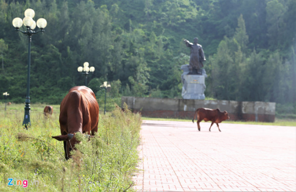 Xây hẳn tượng đài 105 tỷ đồng ở Hà Tĩnh làm nơi chăn bò: Thật là đại hồng phúc!