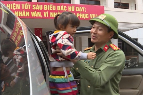 X-ử hàng loạt “đàn em” sau vài tuần nhậm chức, Đại tá Vũ Hồng Văn có phải “diễn viên sáng giá”?