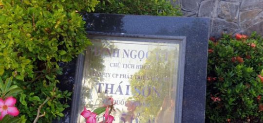 Cán bộ Sóc Trăng làm cả “bảng vàng” tri ân tội phạm đã tài trợ tiền xây phủ đường?
